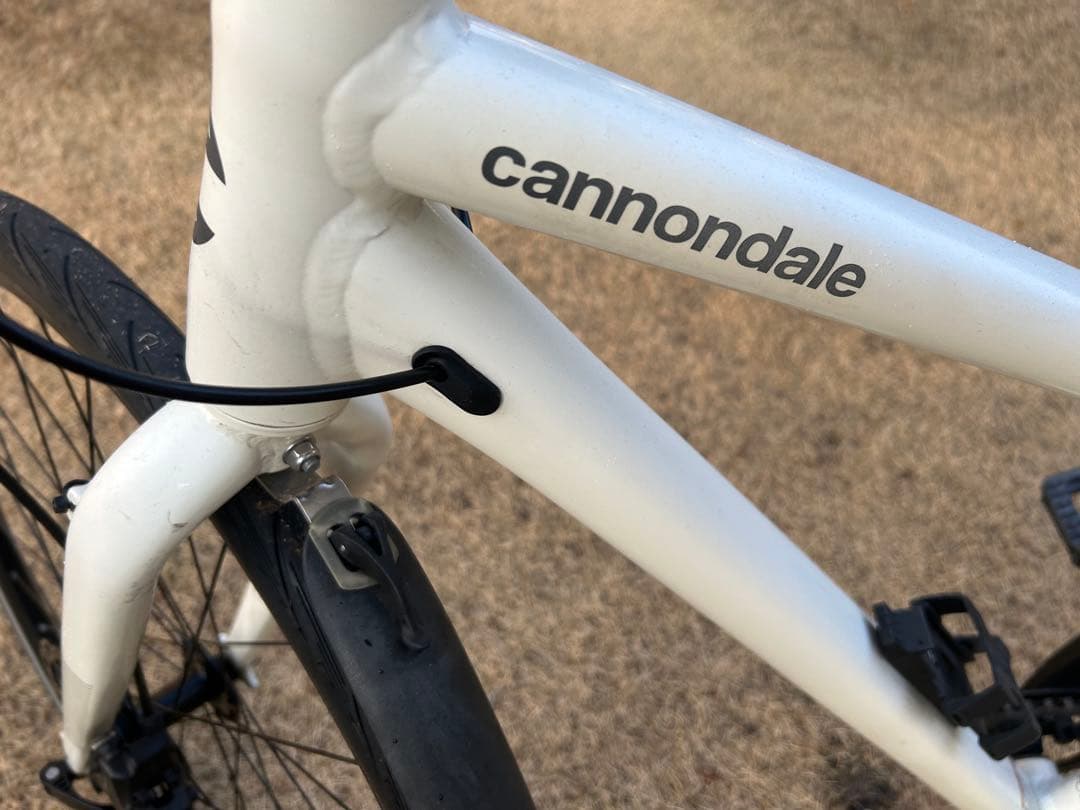 【超美品】CANNONDALE クロスバイク QUICK 4+付属品