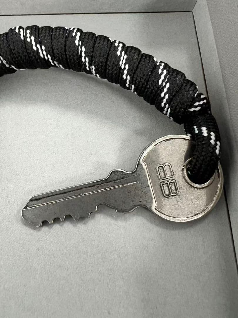 BALENCIAGA バレンシアガ キーホルダー・キーリング 新品未使用