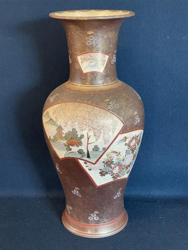 薩摩焼　連山作　色絵金襴手扇面花鳥風景図文大花瓶