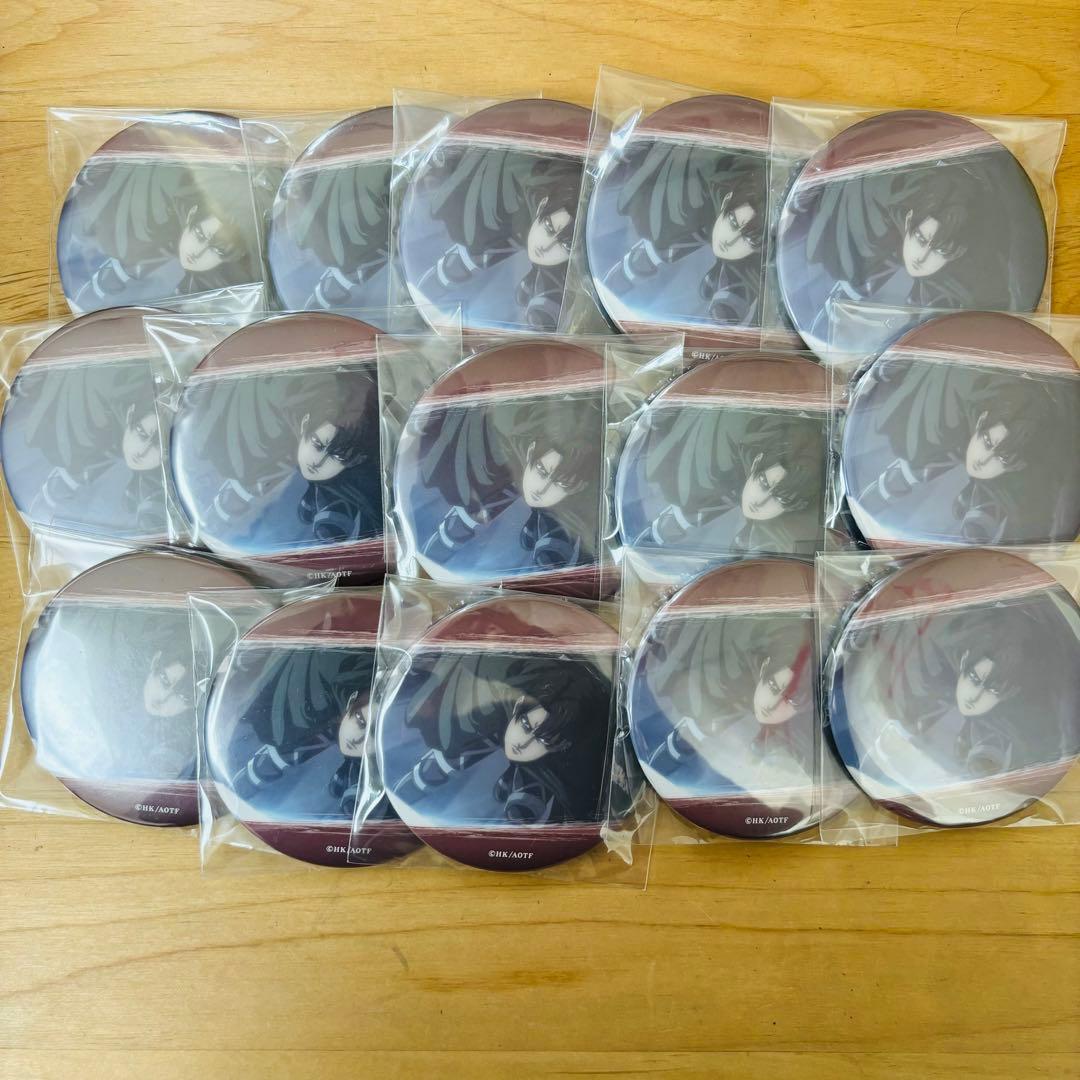 進撃の巨人 リヴァイ トレーニング缶バッチ 15個セット