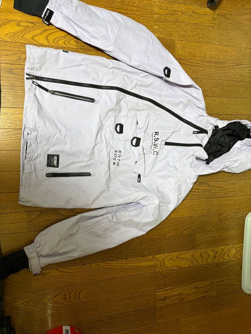 ROMP スノーボードウエア