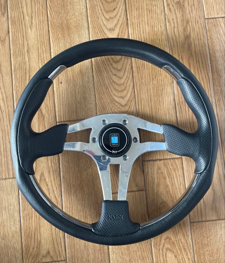 【はち】ナルディ「NARDI 4 L」ステアリングホイール