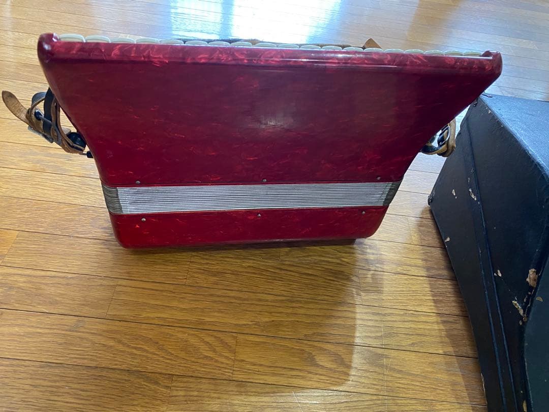 YAMAHA ヤマハ アコーディオン 32鍵盤 8905 ケース付　鍵無し