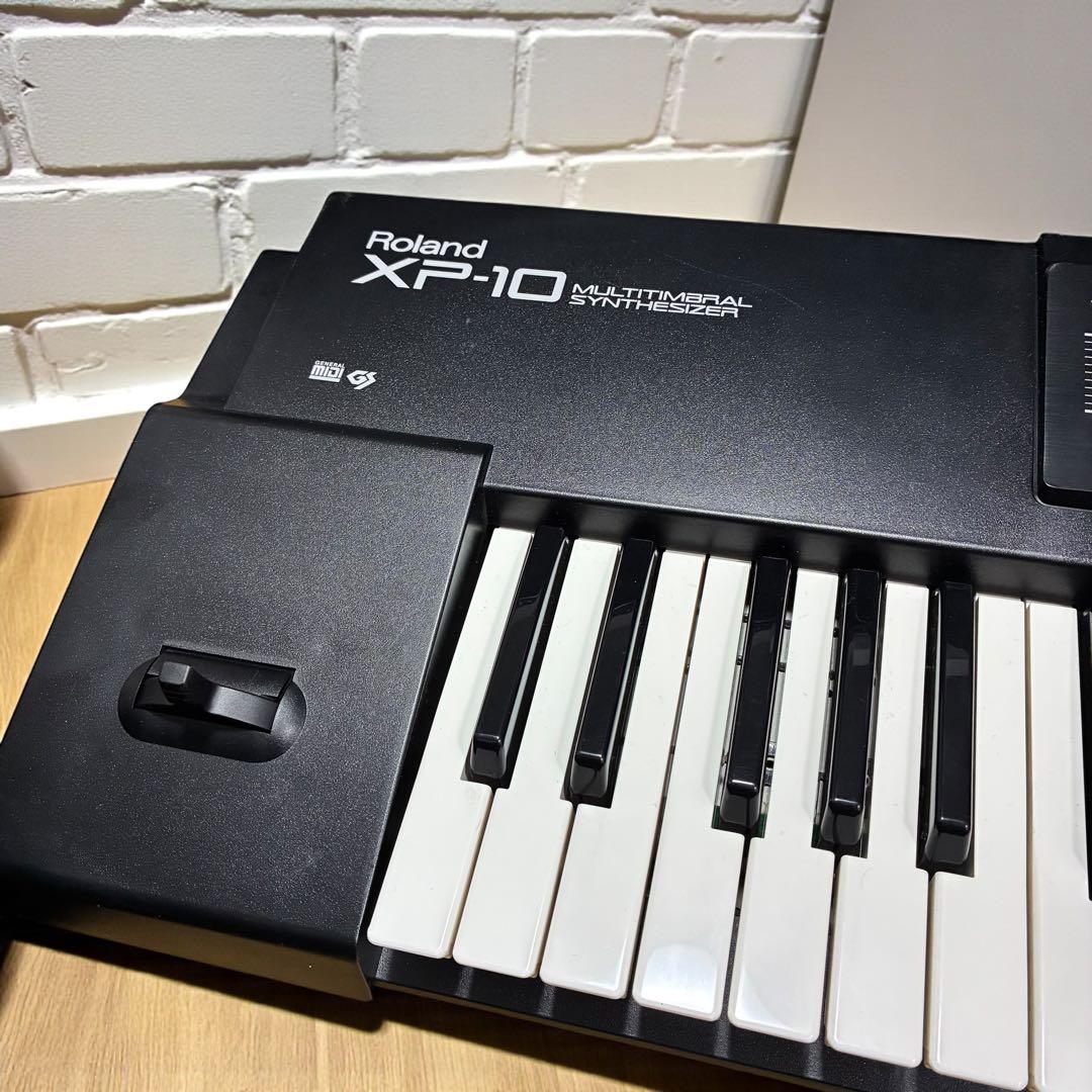 美品✨ Roland XP-10 シンセサイザー 音出し確認ケース付 人気モデル