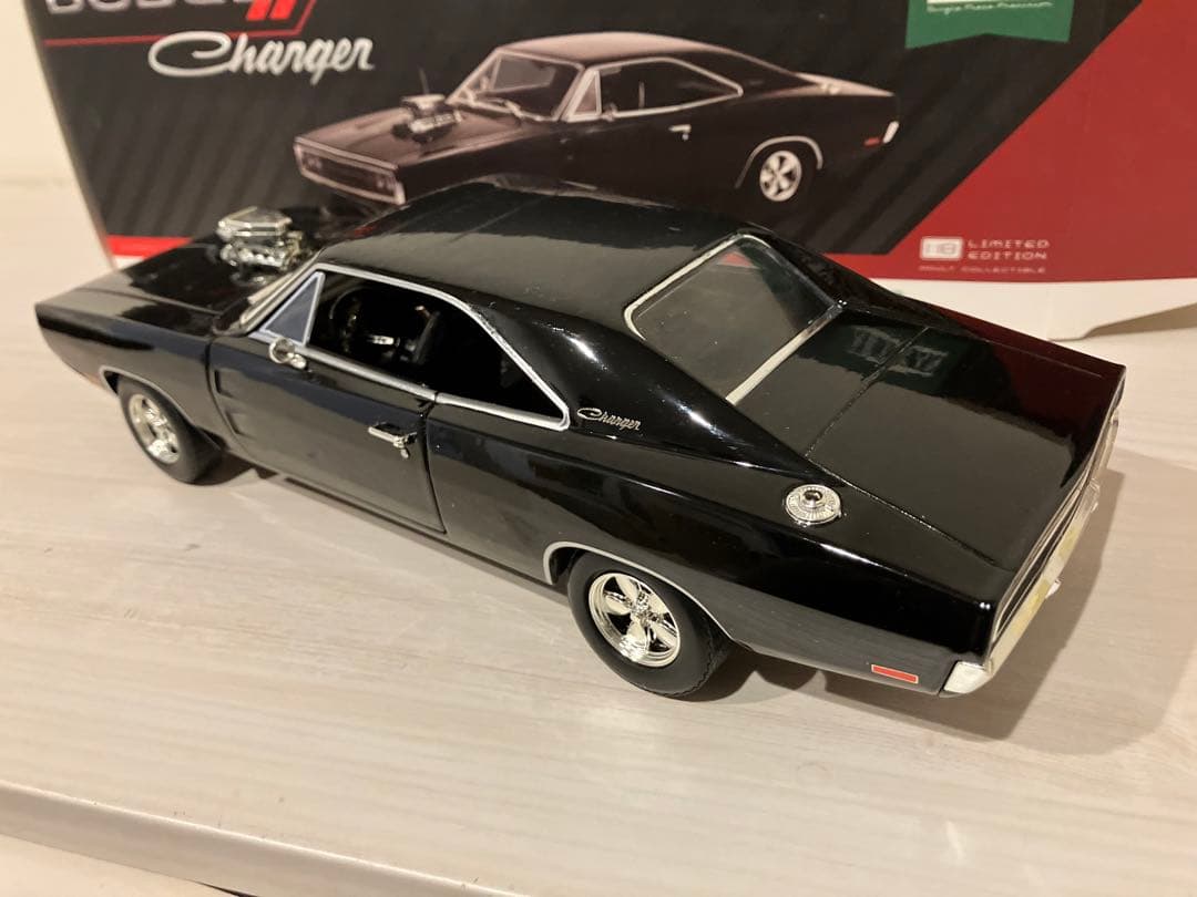 1/18 GREENLIGHT ダッジチャージー RT