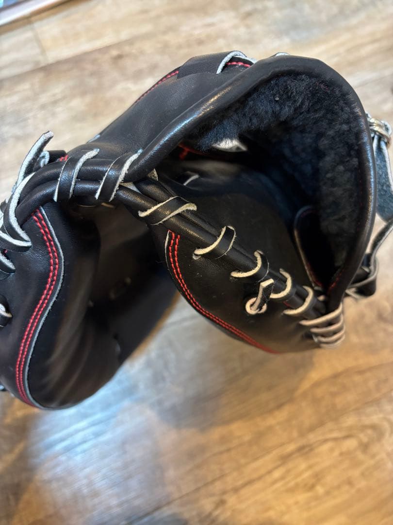 シャイニングスター硬式野球キャッチャーミット黒と赤 レザー製