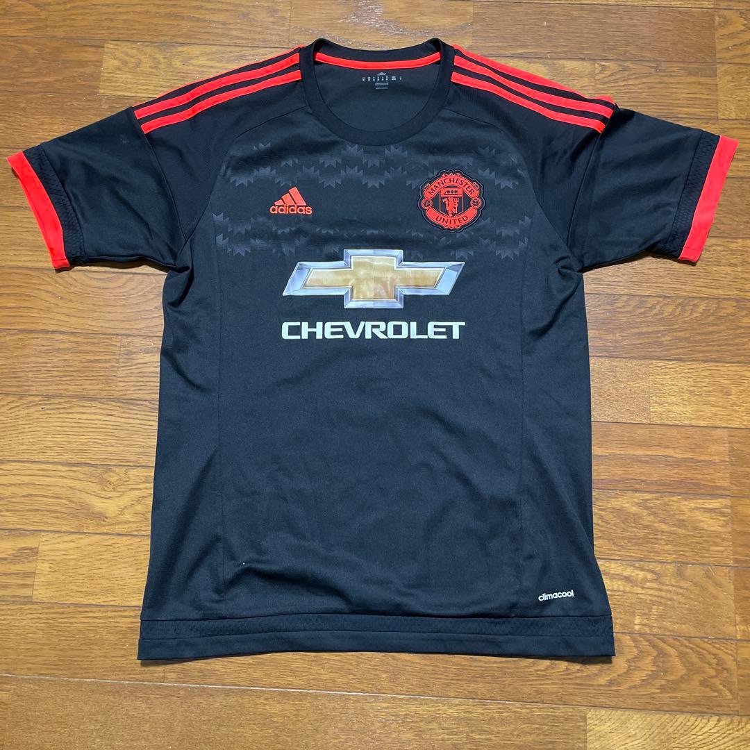 adidas Manchester United シャツ 黒赤