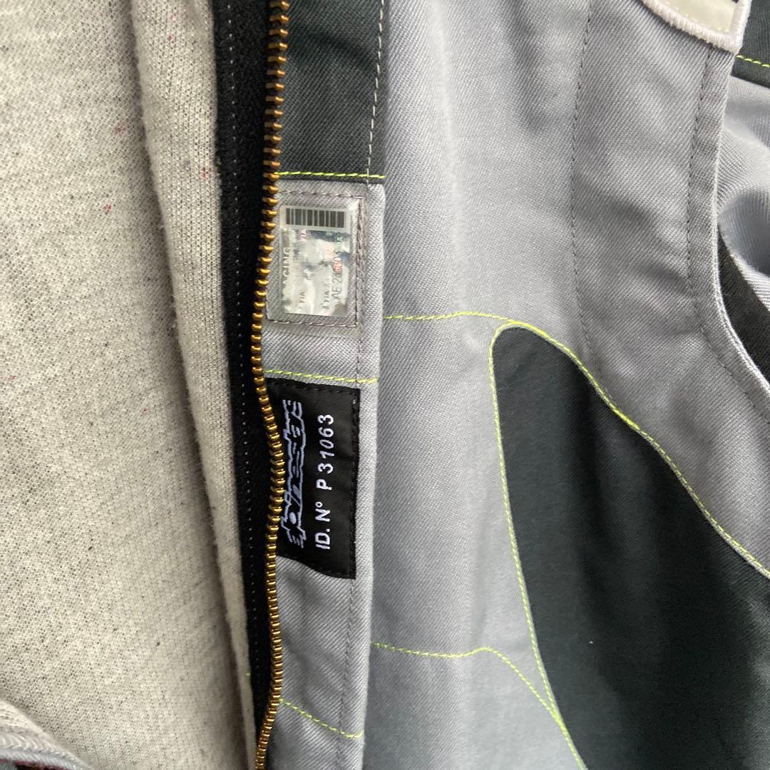 アルパインスターズ　耐火レーシングスーツ