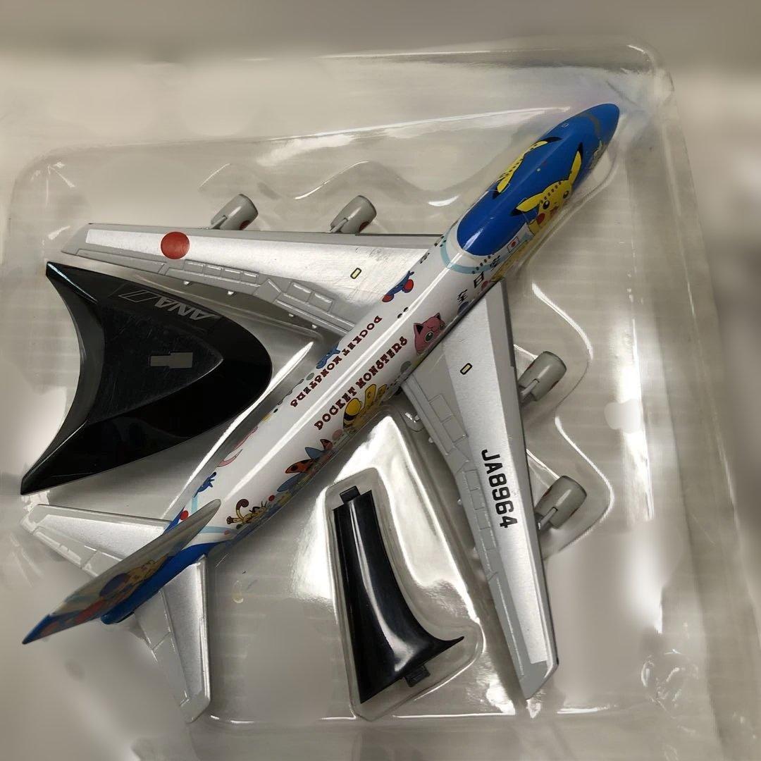 全日空商事　1/500 747ー400ポケモン　2機