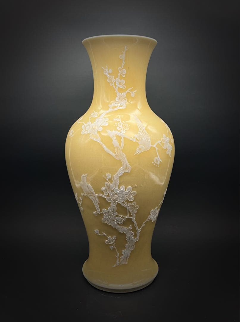 中国美術 古玩 米黄釉堆白花鳥花瓶 景德鎭製