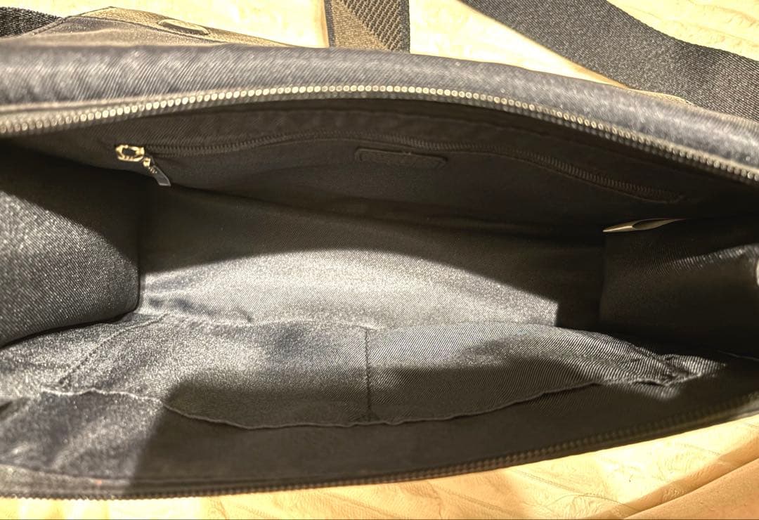 ear PAPILLONNER 本革　ワイドテープショルダーバッグ/ボディバッグ