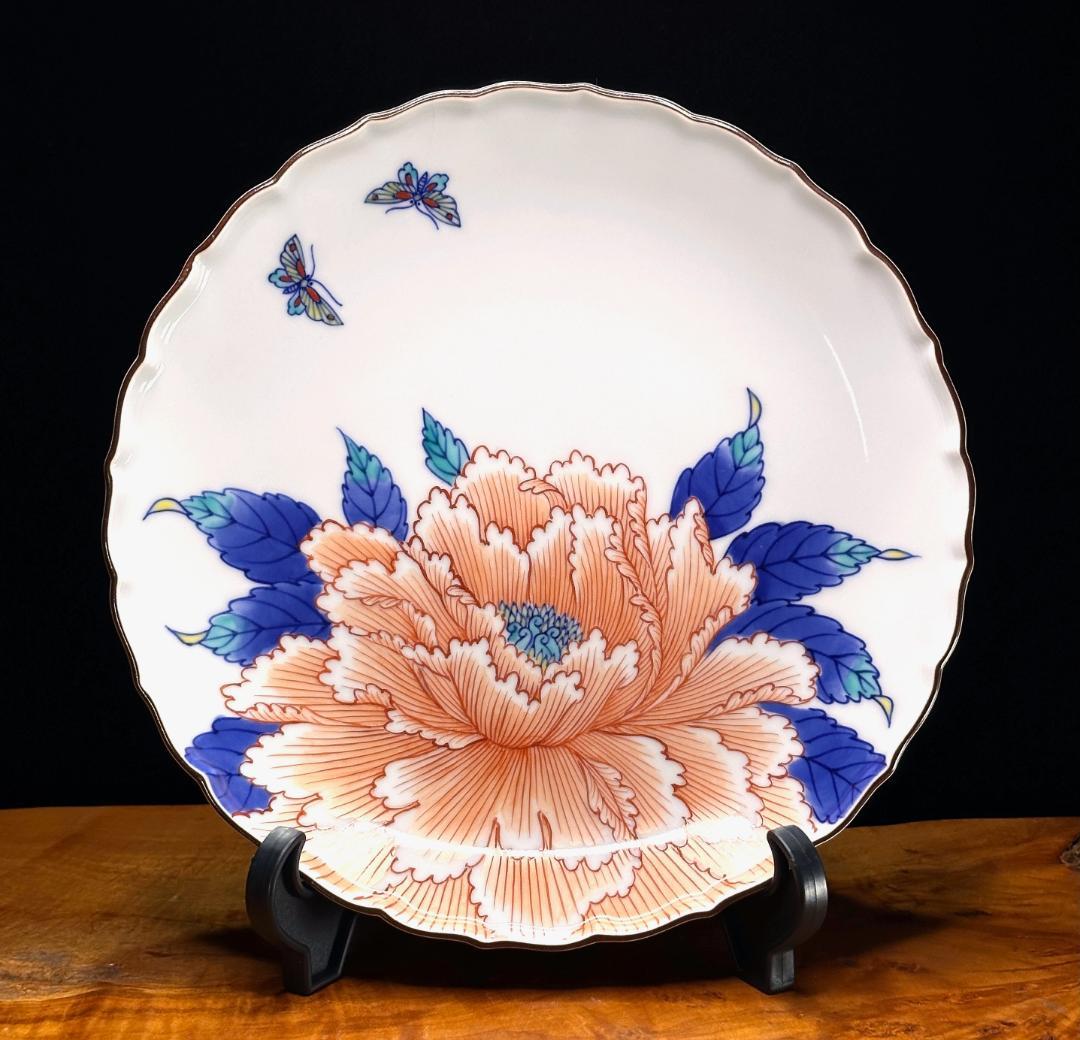 有田焼の名工　十四代 辻常陸　染錦舞蝶牡丹文飾皿　宮内庁御用達　直径27.5㎝