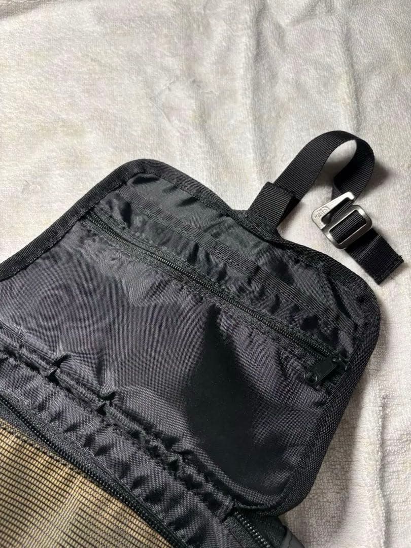 THE NORTH FACE 吊るせるトラベルポーチ