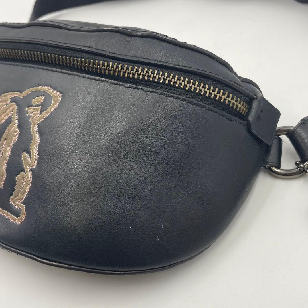 【美品】コーチ ボディバッグ ウィズバニー セレーナゴメス 限定 ショルダー 黒