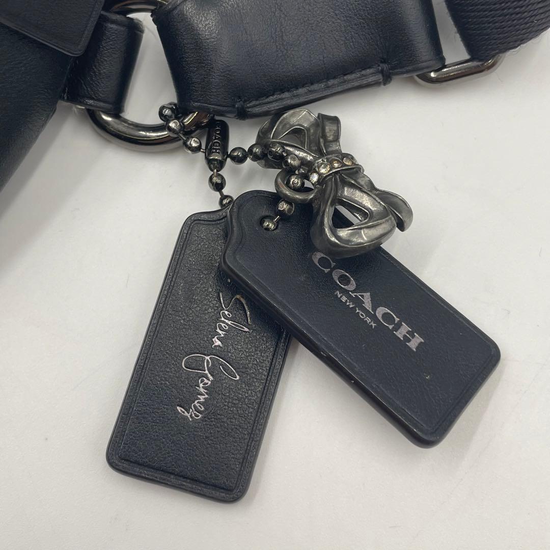 【美品】コーチ ボディバッグ ウィズバニー セレーナゴメス 限定 ショルダー 黒