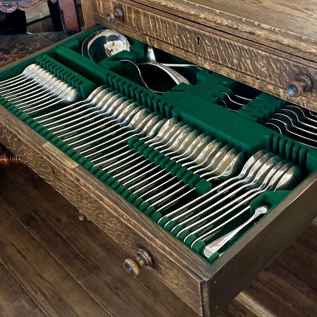 r123r119 イギリス 最高級カトラリーキャビネット 無垢 チェスト