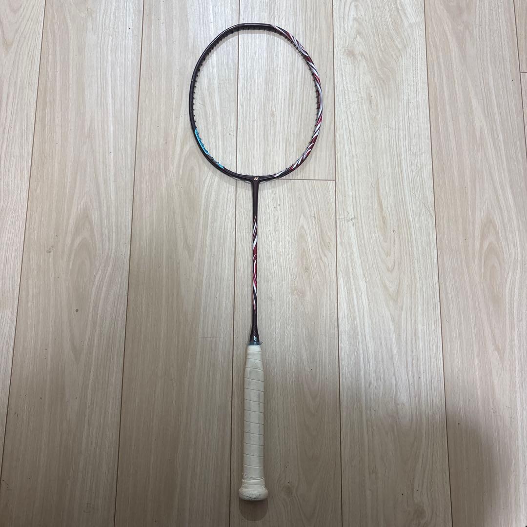 バドミントンラケット （ASTROX100ZZ）