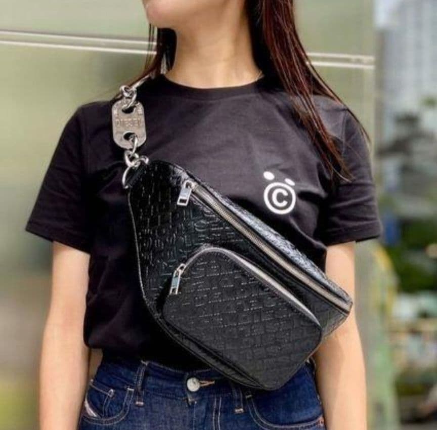 DIESEL　黒 ボディバッグ・ウエストポーチ