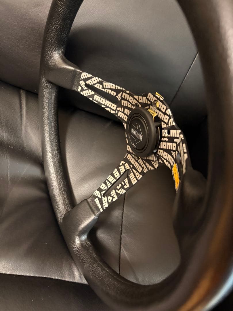 【もりもん】MOMO ステアリング・ハンドル本体 黒/黄色