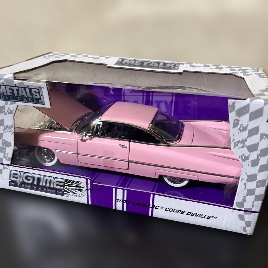 ジェイダトイズ 1/24 1959年型キャデラック・デビル（ローズカラー）
