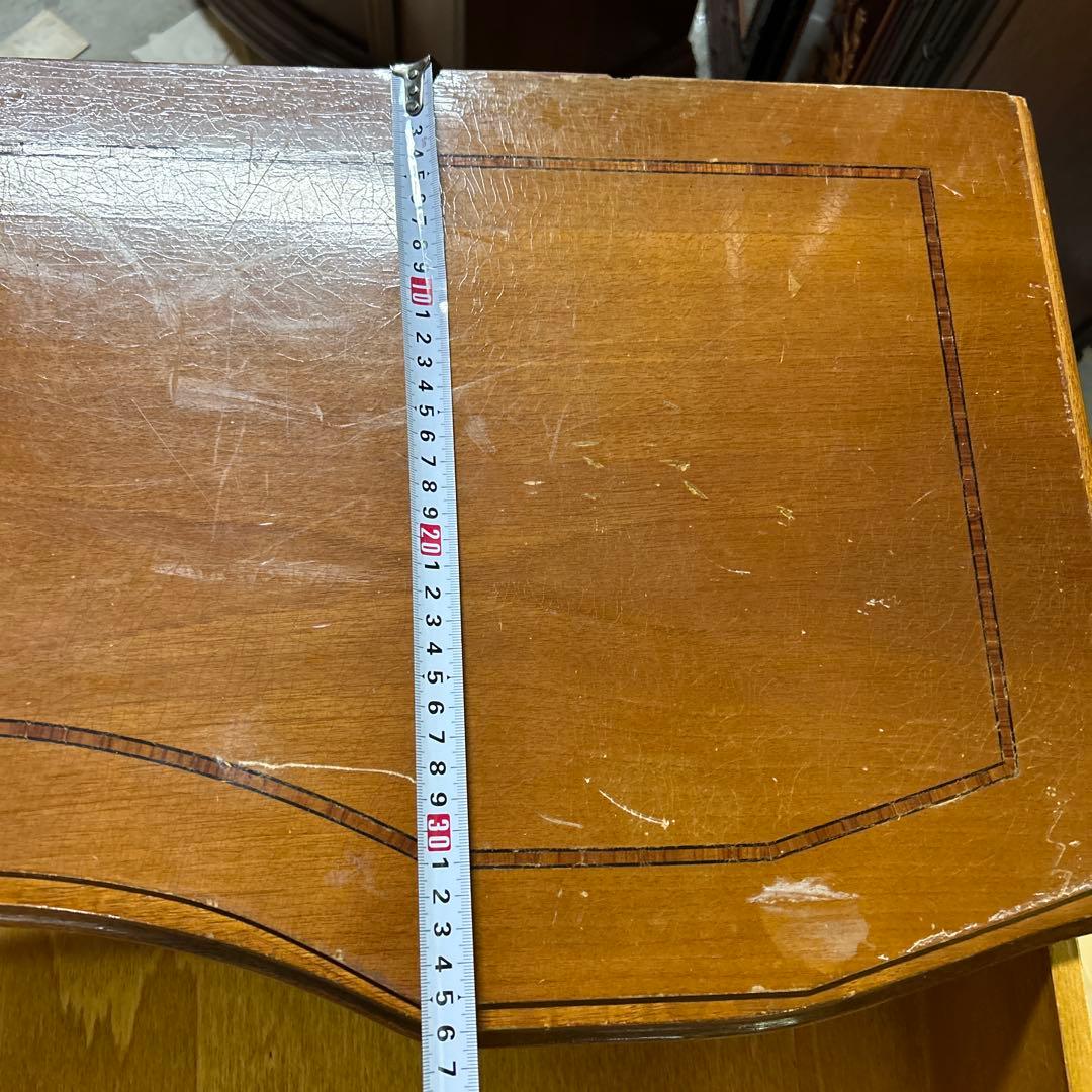 ダークブラウンの収納キャビネット