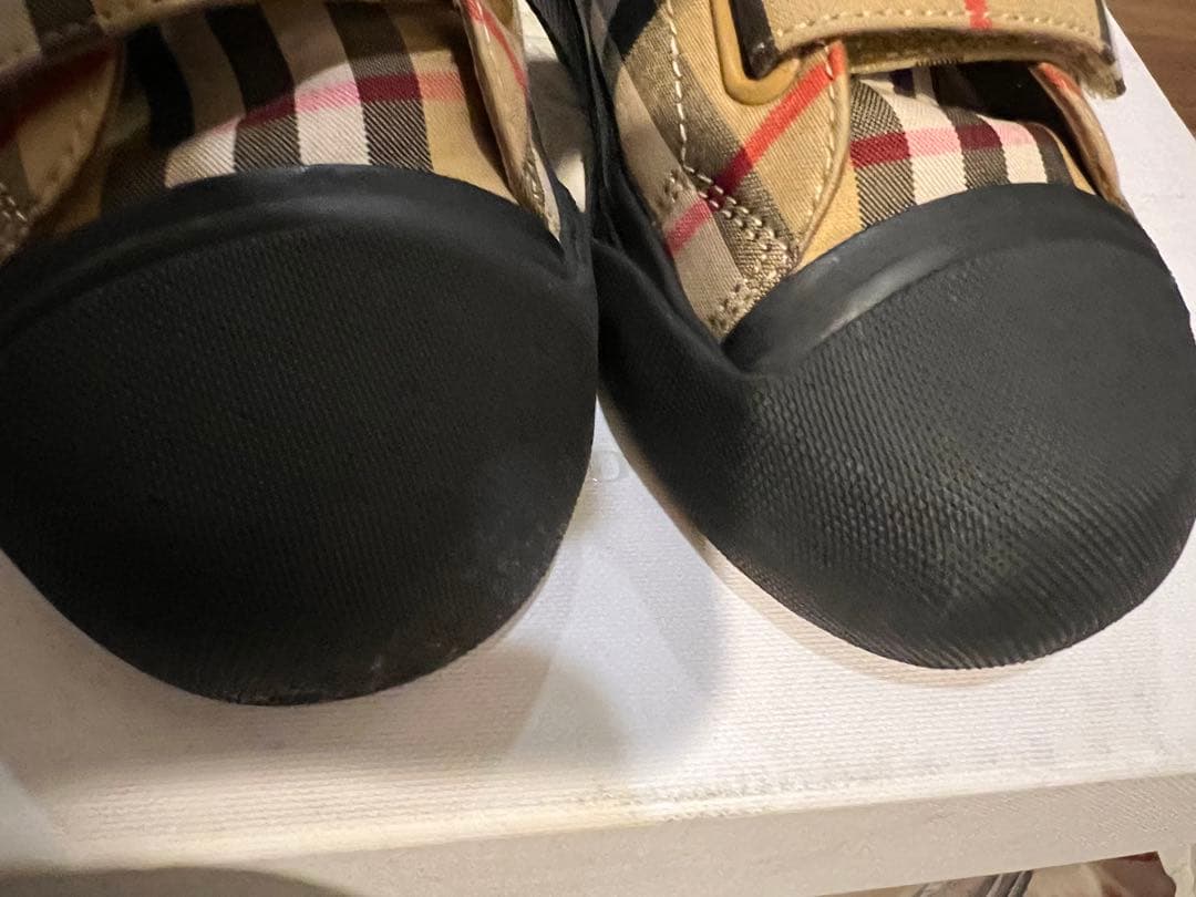 バーバリーチルドレン　スニーカー　サイズ31(19.5cm)