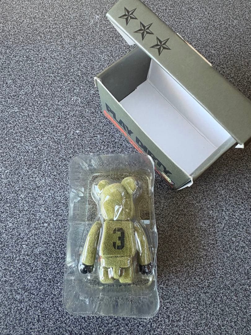 be@rbrick ベアブリック 100% UNDEFEATED TOKYO