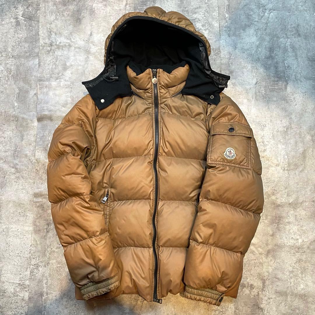 MONCLER モンクレール Basile バジーレマヤ 型 ダウンジャケット