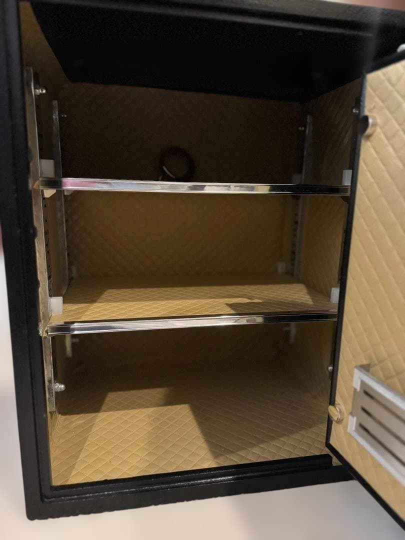 電子金庫 タッチパネル指紋認証 39L アラーム付き 壁付け可 ONE STEP