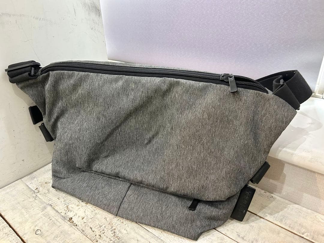 ◆コートシエルCOTE et CIEL【定価2.5万円ほど】メッセンジャーバック