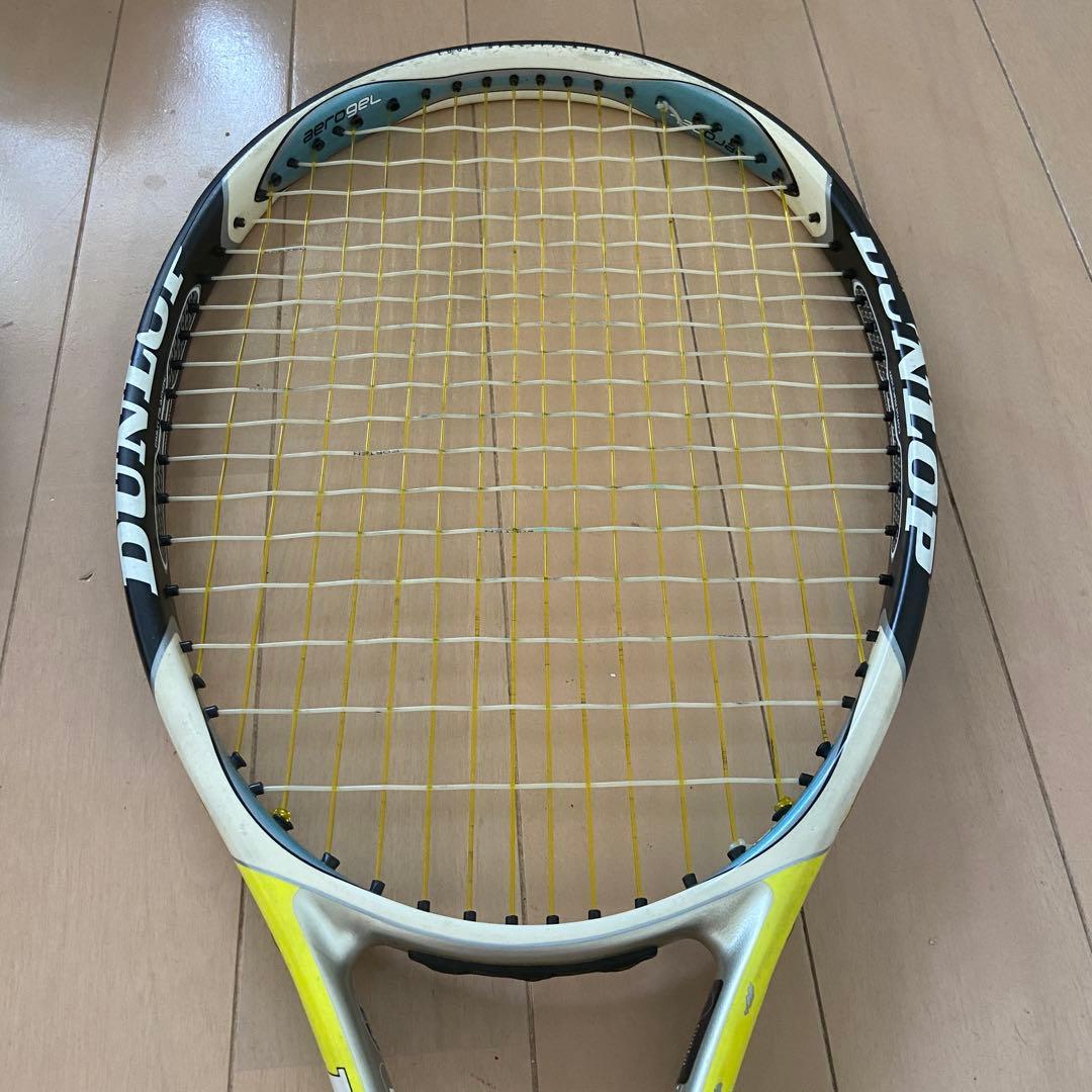 【安心メルカリ便】ラケット2本　ダンロップ　黄色　カバー付き
