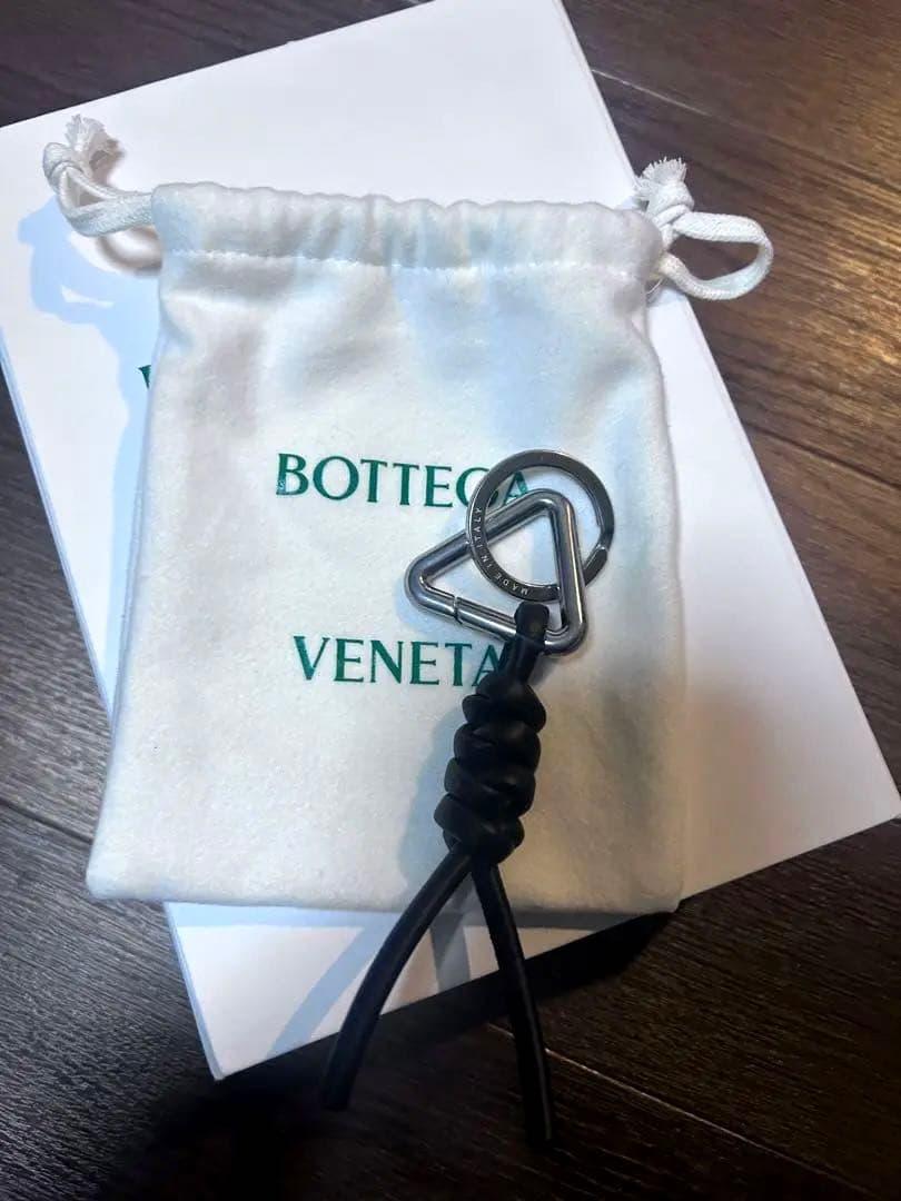 未使用品　BOTTEGA VENETA トライアングル キーリング