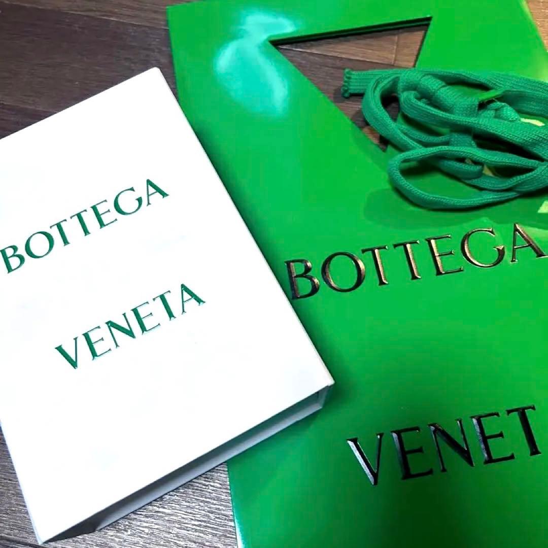未使用品　BOTTEGA VENETA トライアングル キーリング