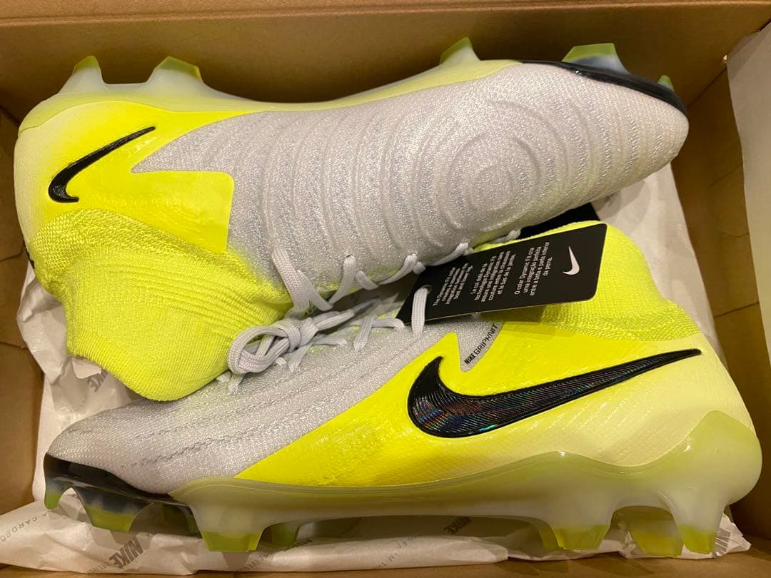 ナイキ　NIKE サッカースパイク　ファントムルナ2 FG 26cm