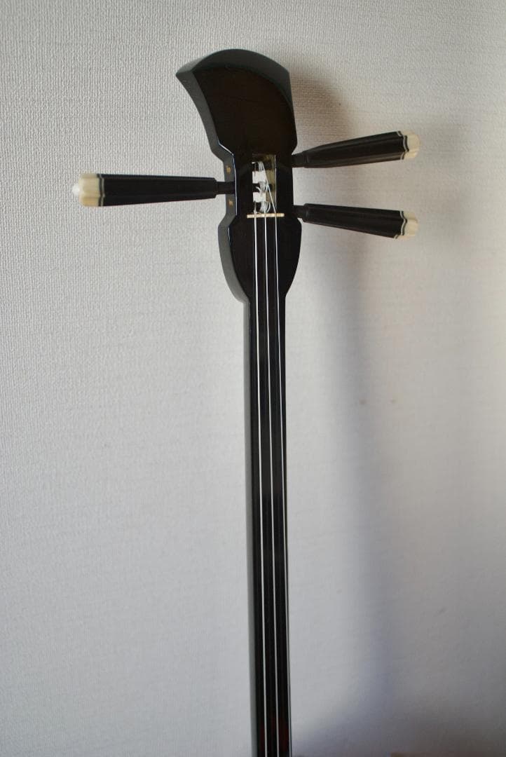 三線　沖縄　本皮強化張り 爪、ハードケース付　三味線　送料込み