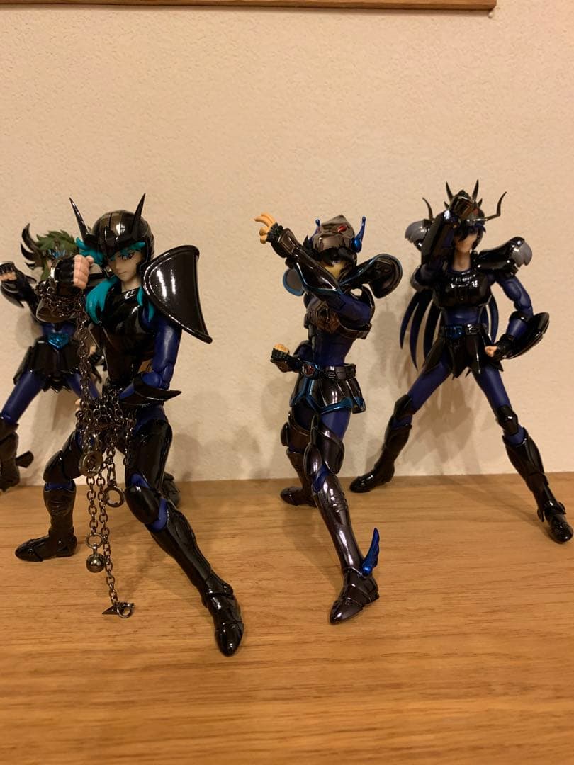 聖闘士星矢　暗黒聖闘士　フィギュア