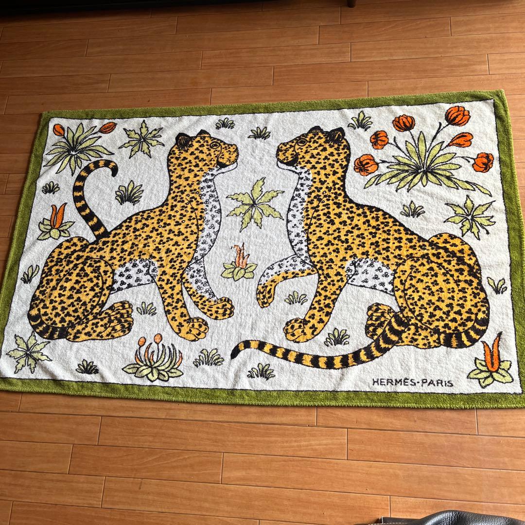 エルメスの大判マルチタオル