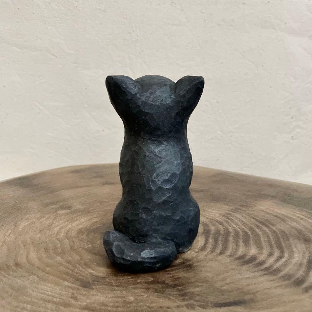 木彫りのチワワ