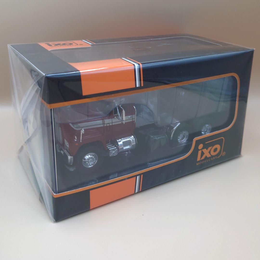 1/43 マック Rシリーズ 1966 メタリックレッド ixo製ダイキャスト製