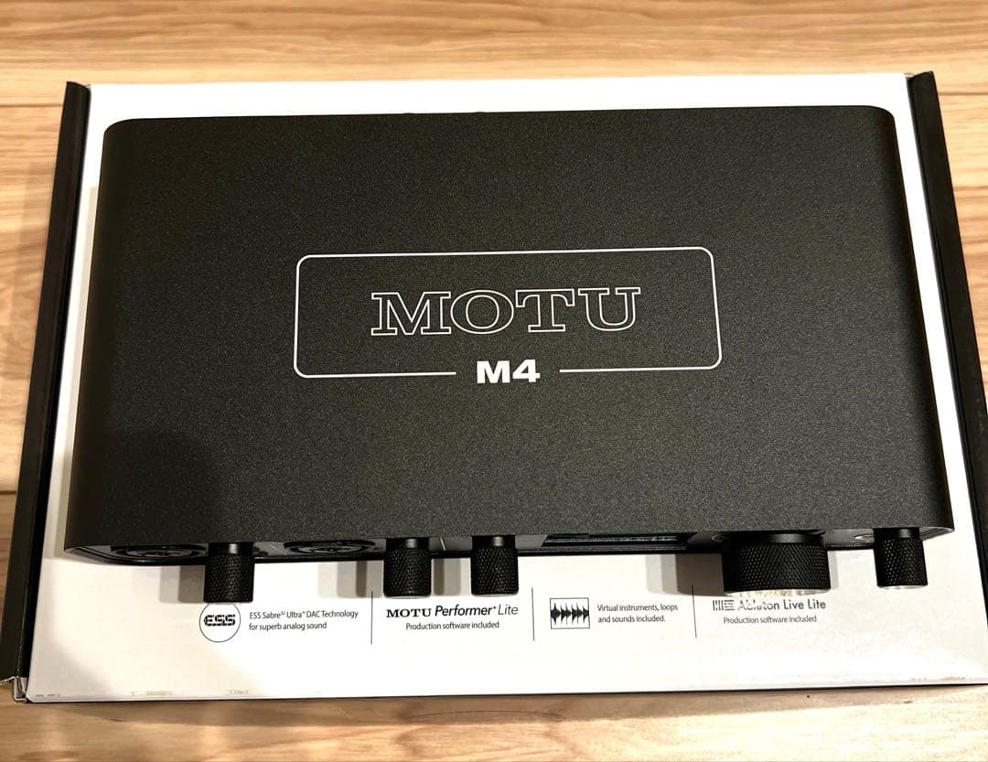 MOTU M4 4-in/4-outオーディオインターフェース