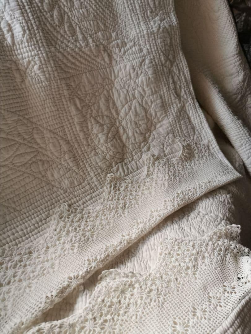 フレンチ アンティーク ブティ キルト ハンドステッチ ホワイト クロシェレース