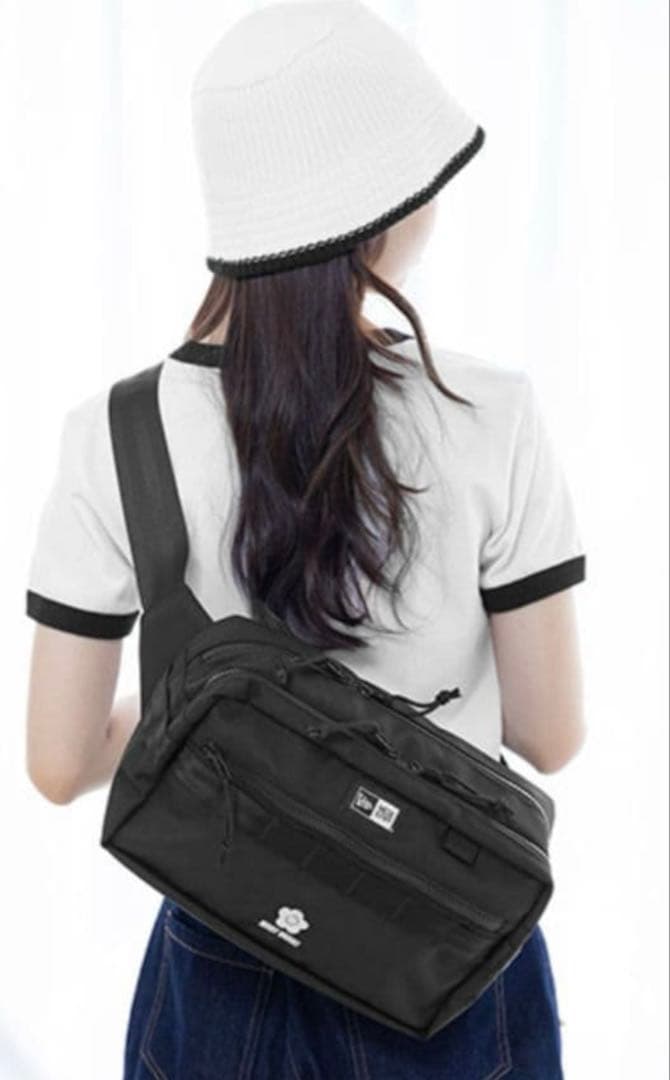 マリークワント×NEW ERA ボディバッグ ブラック