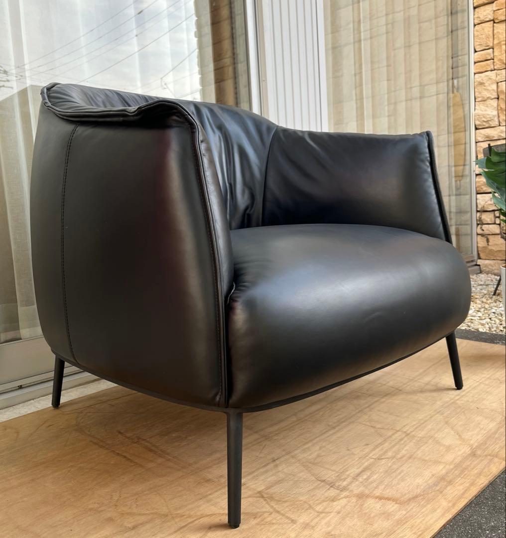 モダンスタイル　ラウンジチェア　① 本革張り　ミッドセンチュリー　シングルソファ
