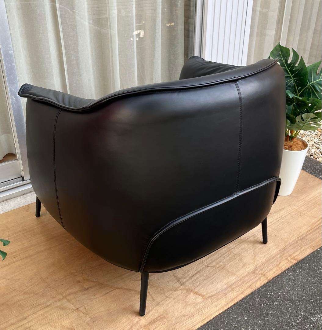 モダンスタイル　ラウンジチェア　① 本革張り　ミッドセンチュリー　シングルソファ