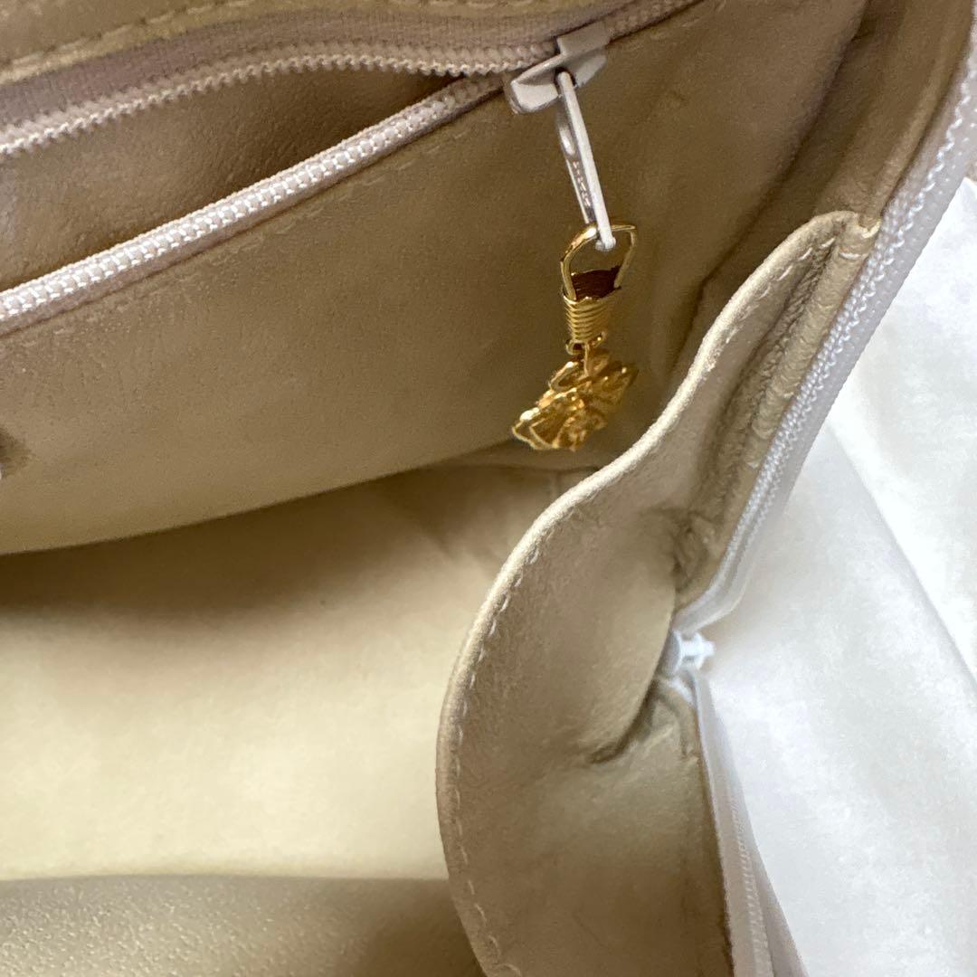 GUCCI ハンドバック　ホワイト