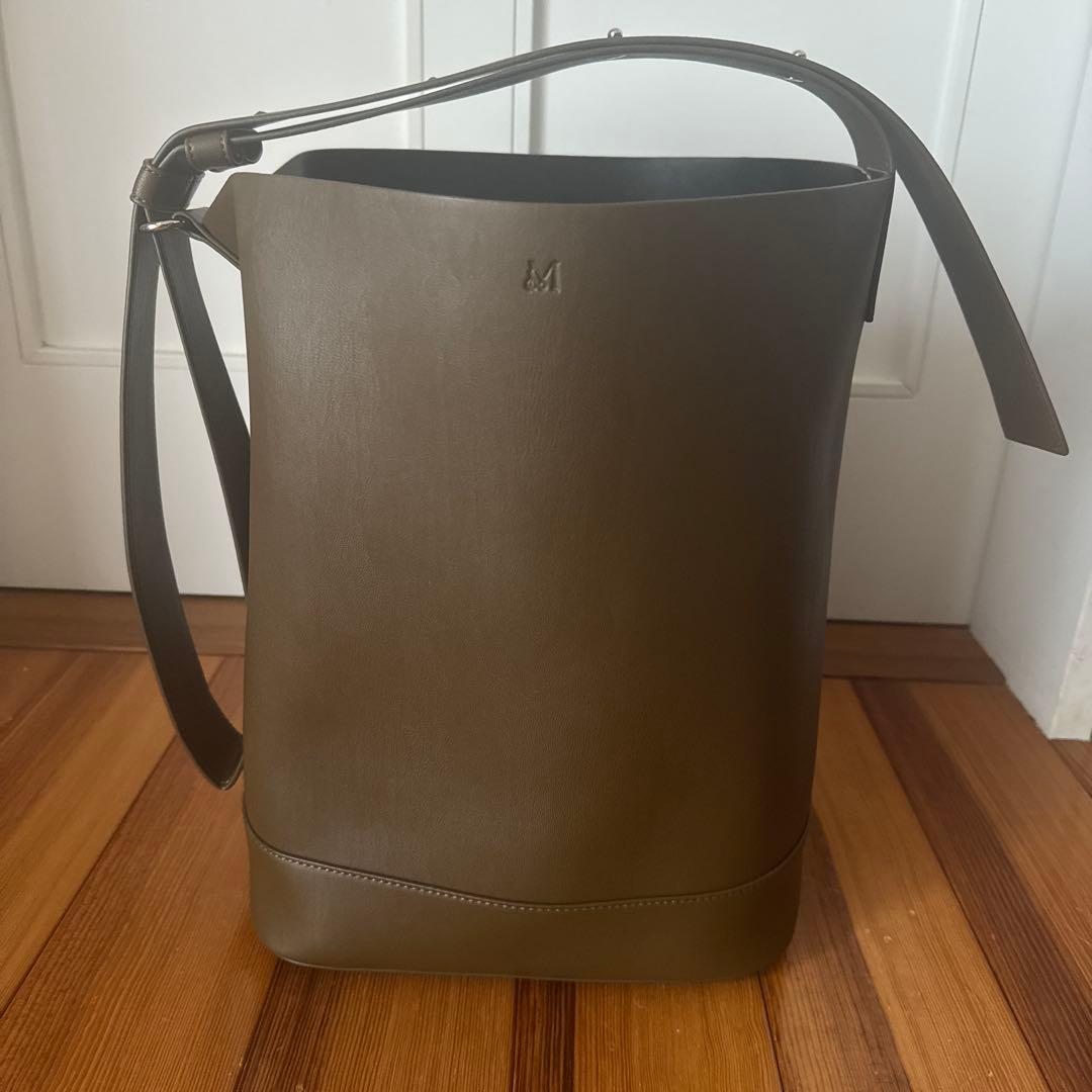 【美品】アンドミューク　ショルダーバッグ