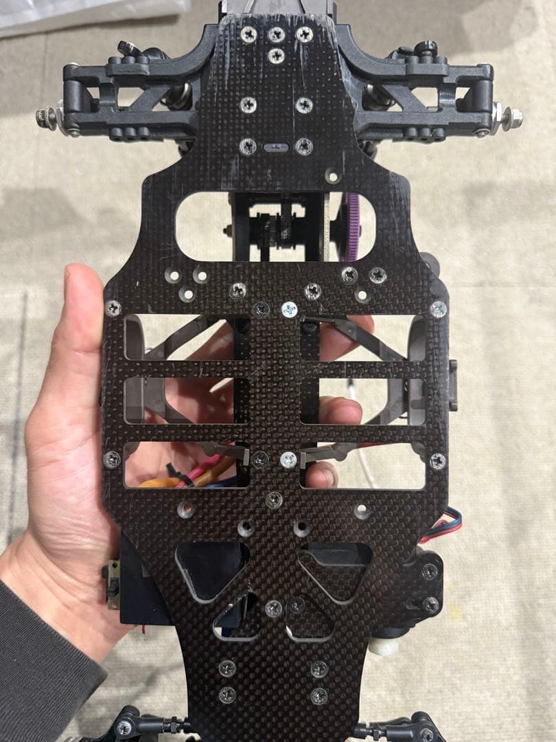 【1】旧車　シャーシ　当時物　ラジコン　車　カーボン