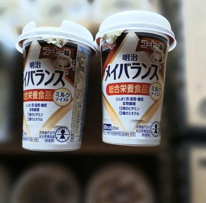 明治　メイバランス　カップ　コーヒー味　５２本