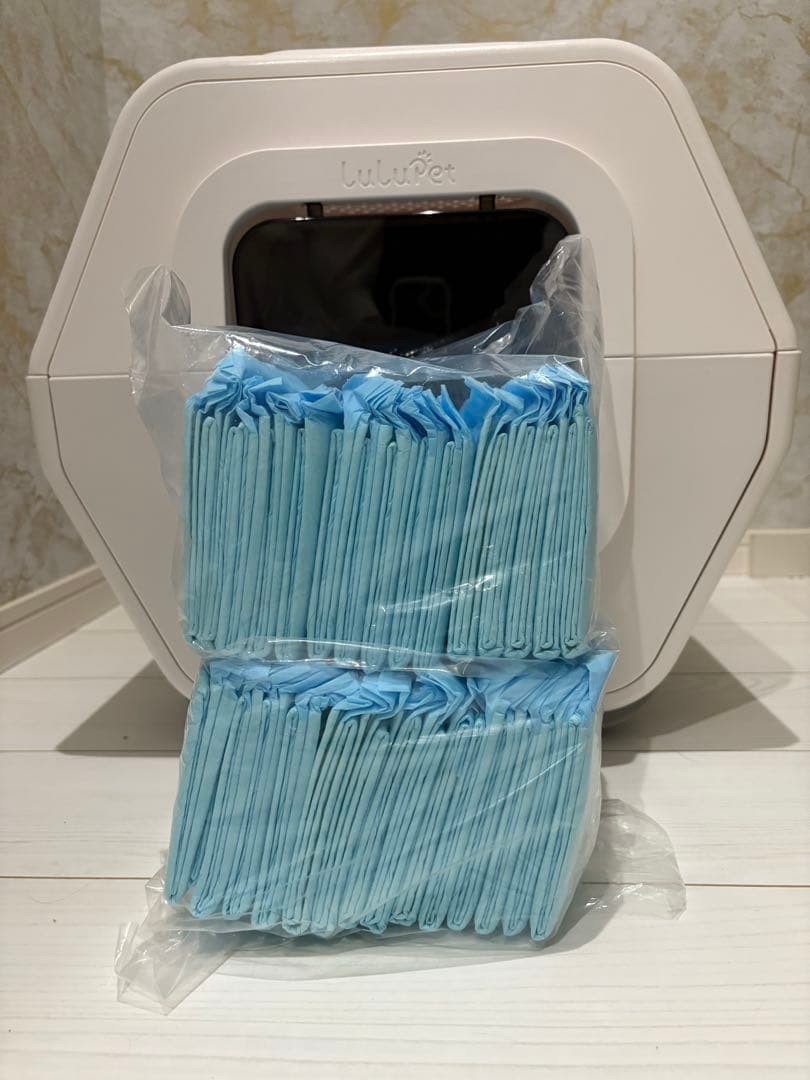 【美品　未使用】自動AI猫トイレ 多頭飼い可能　健康状態把握　使い捨てシート付き