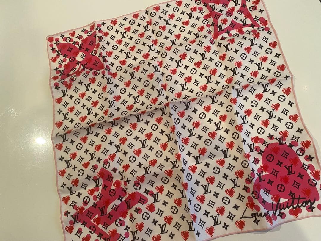 Yumi　Louis Vuitton ハートモノグラム ハンカチ スカーフ